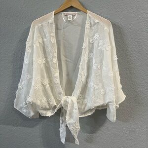 BCBGeneration White Floral Kimono